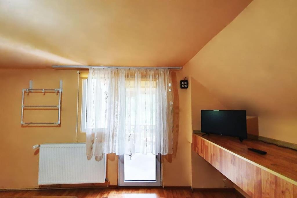 Готель Casa Petruta Dambovicioara Podu Dimbovitei Екстер'єр фото