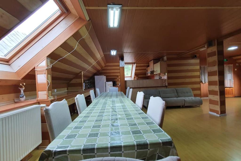 Готель Casa Petruta Dambovicioara Podu Dimbovitei Екстер'єр фото